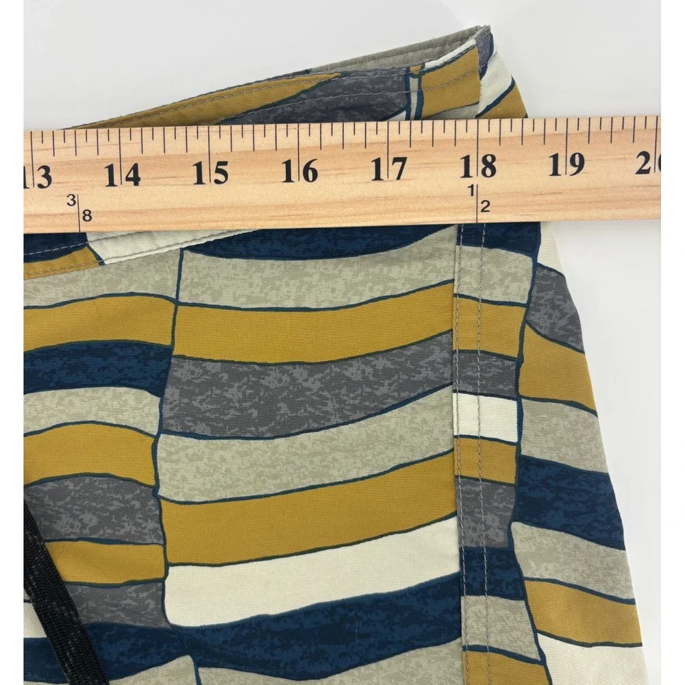 Patagonia Wavefarer Board Shorts Men's 35 Waved Striped Pattern